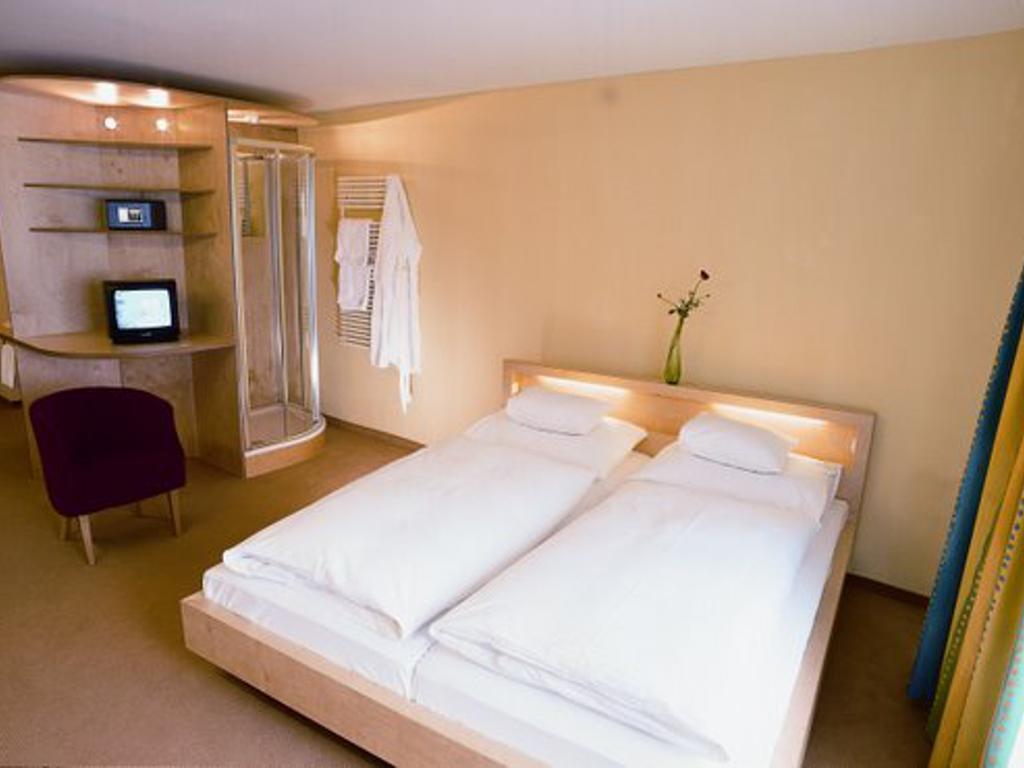 Hotel Unser Loisach Lermoos Pokoj fotografie